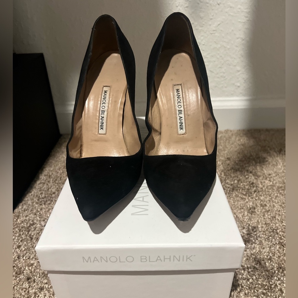Authentic Manolo Blahnik Black Suede BB Pumps